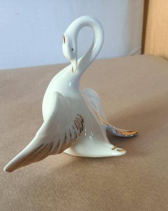 Cigno in porcellana dipinto a mano 