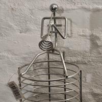 porta CD trombettista in metallo cromato 