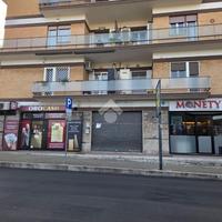 NEGOZIO A CIAMPINO