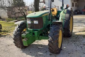 Trattore John Deere 5315 . 75cv