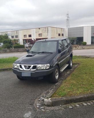 Terrano 7 posti con gancio rimesso a nuovo