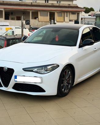 Alfa Romeo Giulia 2.0 Turbo 280 CV AT8 AWD Q4 Velo