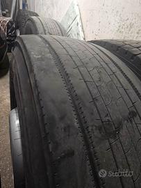 SET CERCHI E GOMME PER TRATTORI STRADALI 