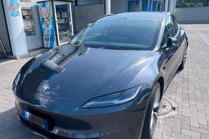 Model 3 Dual Motor Grigio Stehalt