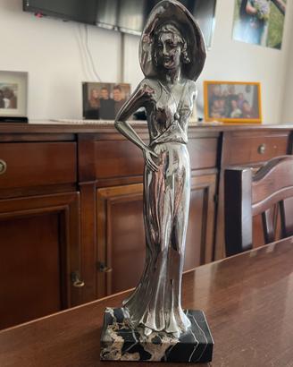Scultura Statua Dama con Cappello Stile Art Déco