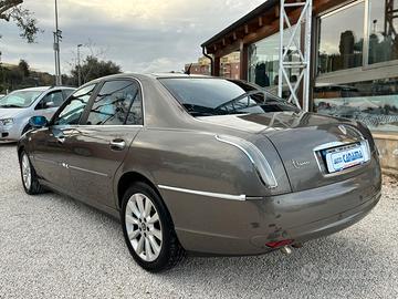 lancia thesis subito