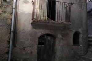 Casa singola da ristrutturare