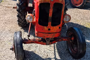 Trattore nuffield dm4