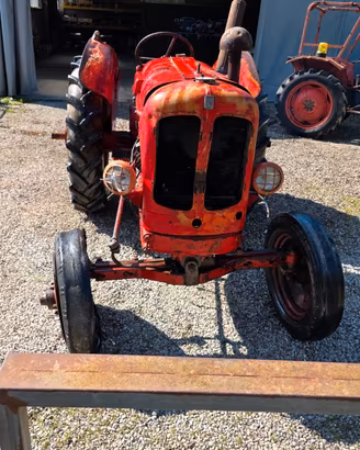 Trattore nuffield dm4