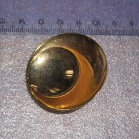 Bottone in metallo dorato