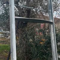 Totem struttura insegna