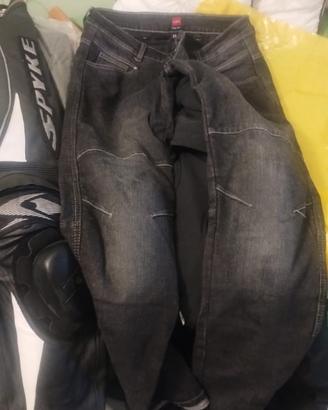 Abbigliamento e accessori moto