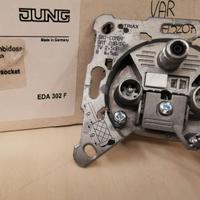 JUNG EDA 302 F - PRESA SAT/BY A 3 VIE