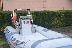 Gommonautica g43 yamaha j25 e carrello