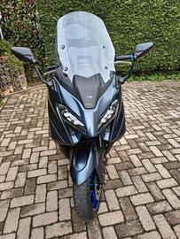 Yamaha T-max 562cc