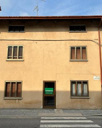 CASA IN LINEA CON GIARDINO