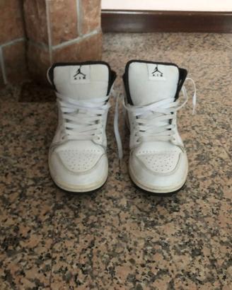 Sneaker Nike Air Jordan 1 mid bianche DQ8426-132