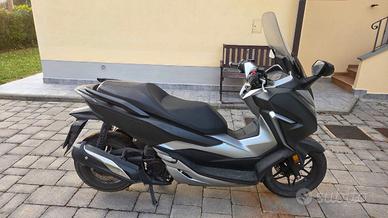 Honda Forza 300