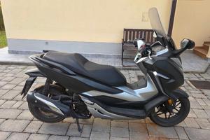 Honda Forza 300