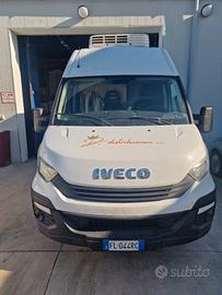 Iveco daily gemellato frigo strada terra
