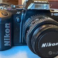 Nikon F401 S con zoom Nikkor AF 35 -70