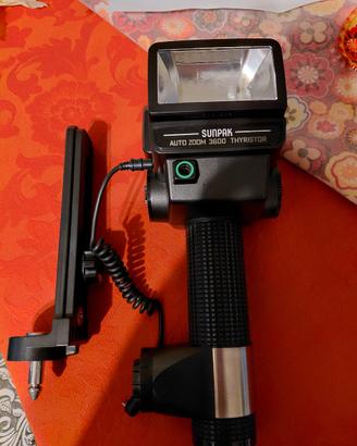 flash elettronico SUNPAK AUTO ZOOM 3600 THYRISTOR