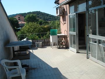 Casa ind.pendente pesaro centro 276 mq commerciali