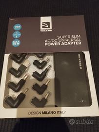 Tucano Super Slim AC/DC Universal Power Adapter