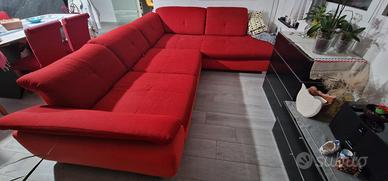Divano ad angolo in tessuto rosso