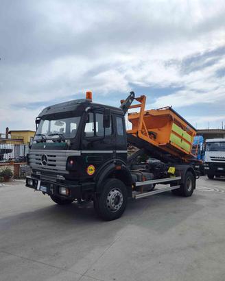 MERCEDES-BENZ 18-24 4x4 scarrabile e spargisale