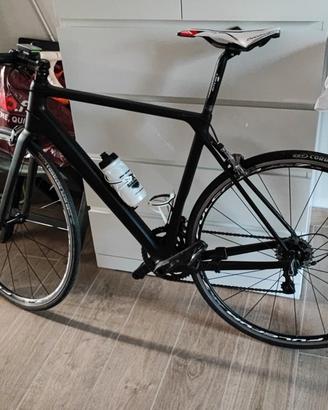 bici da corsa in carbonio