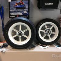 Gomme e cerchi per motard