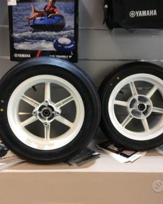 Gomme e cerchi per motard