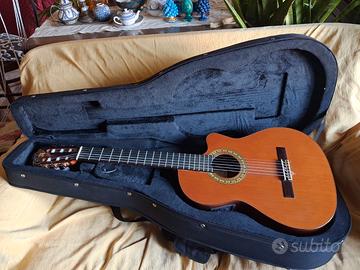 CHITARRA CLASSICA AMPLIFICATA