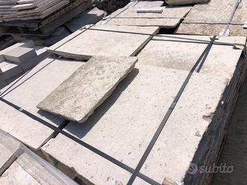 Basolati in pietra di recupero selezionata