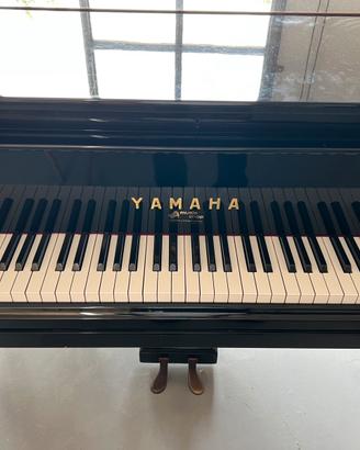 Pianoforte yamaha mezza coda