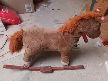 Cavallo dondolo
