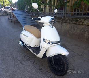 PROMO SCOOTER KEEWAY ISKIA 125cc BIANCO