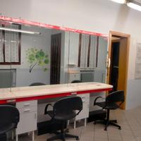 postazione arredamento negozio parrucchiera