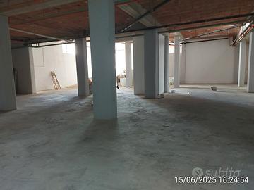 Locale piano seminterrato