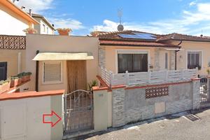 CECINA MARE bilocale arredato giardino e terrazza