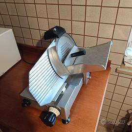 Affettatrice semiprofessionale diametro lama 25 cm