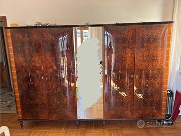 Armadio anni 70 creato da un artigiano su misura