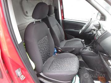 Sedile anteriore dx OPEL COMBO del 2013