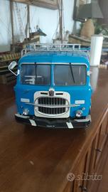 camion fiat 682 metallo