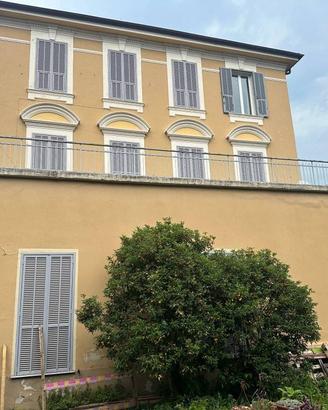 Villa di 640 m² con più di 5 locali e box auto dop
