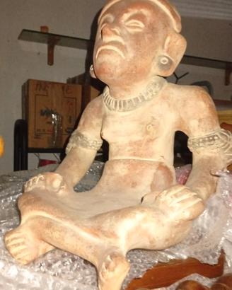 antica statua messicana ,copia arte precolombiana 