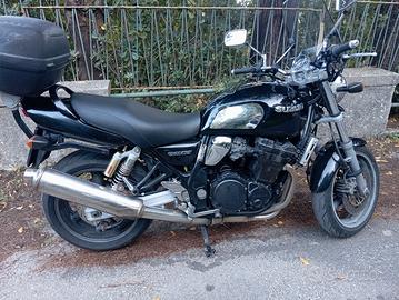 Suzuki GSX 750 Inazuma 