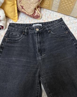 jeans strappati