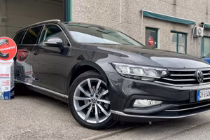 VOLKSWAGEN PASSAT 2.0 EXECUTIVE 4 MOTION TDI SCR 2